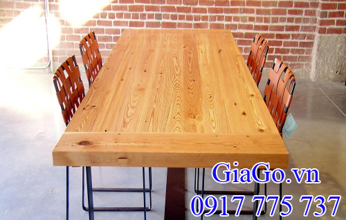 bàn làm từ gỗ thông (gỗ pine) xẻ sấy