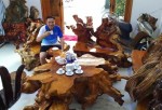 Bàn ghế gỗ sưa ngàn tuổi vô giá của đại gia Quảng Nam
