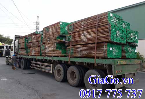 Kiện gỗ Teak giao khách